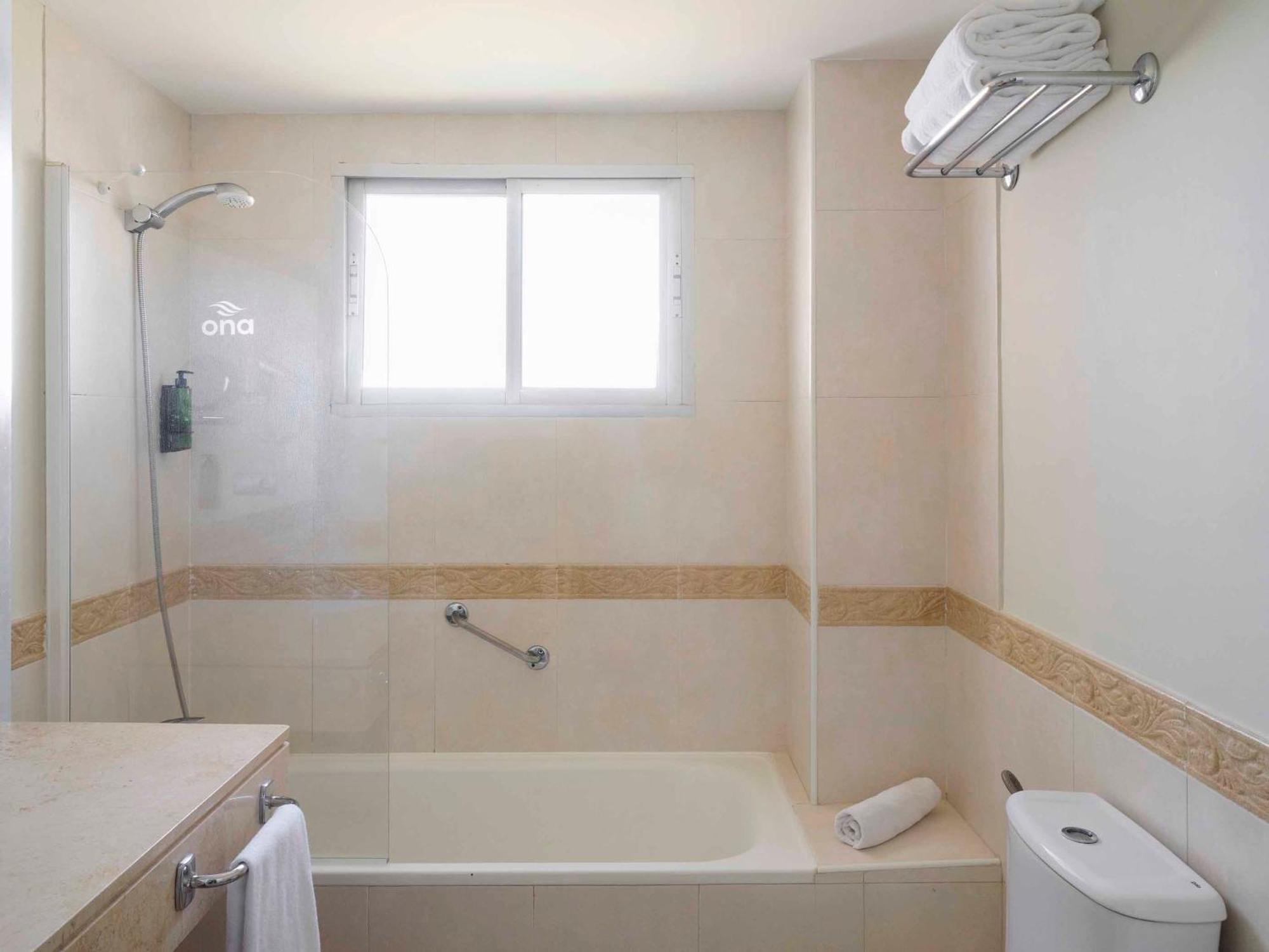 Two-Bedroom Apartment frontal sea views